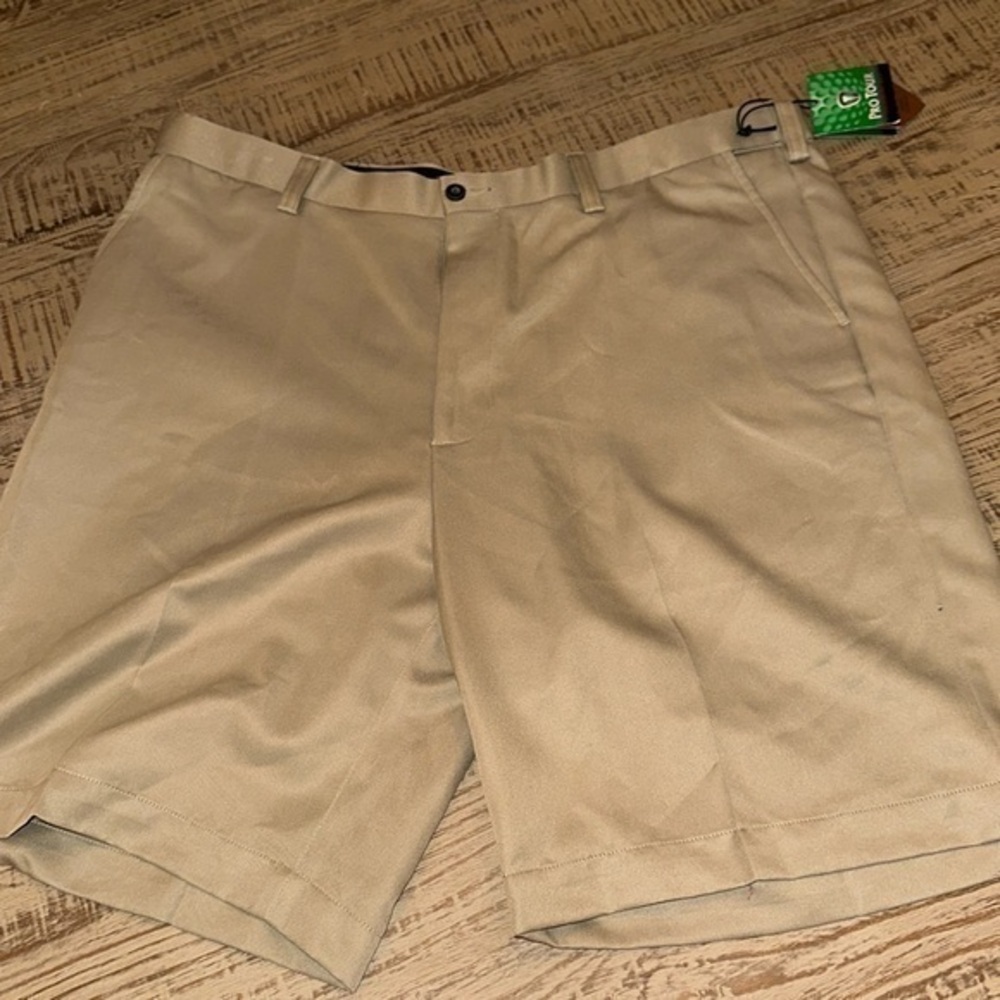 NWT Pro Tour performance golf ultimate golf shorts size 40 waist
